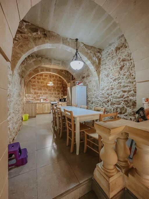 Nyaraló Double Heated Pools, Free Ac Nadur