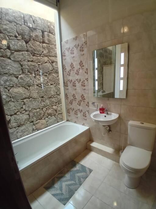 Double Heated Pools, Free Ac
